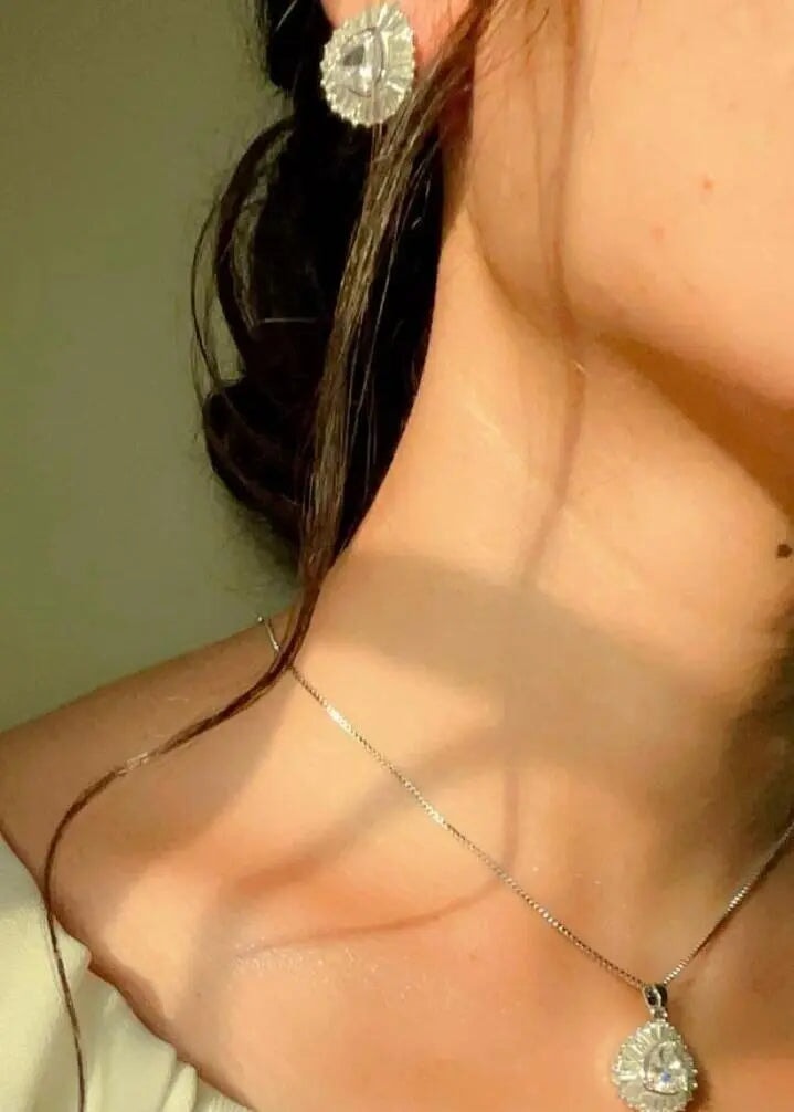 Pear Shape Lovebright Diamond Pendant necklace Necklace Gleamora